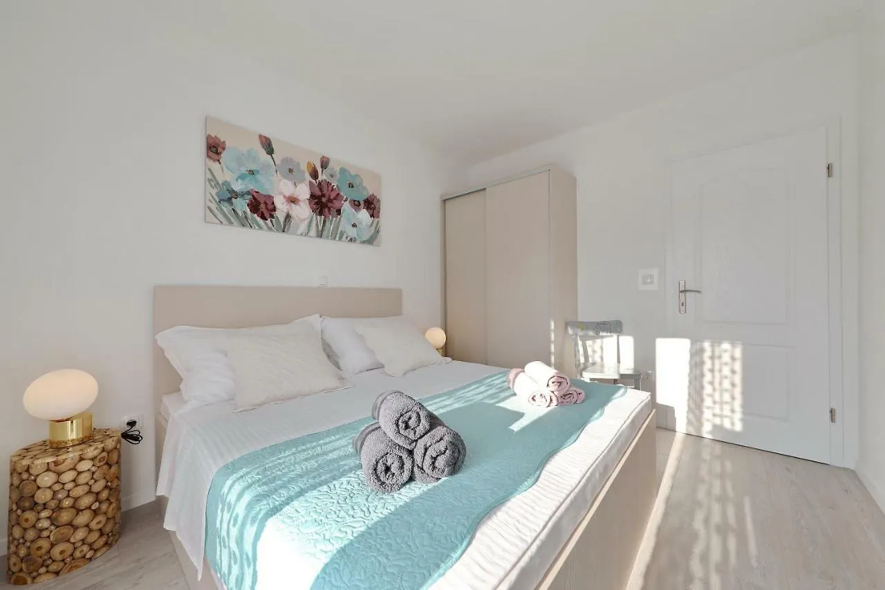 Holiday Home Hrast Debeljak 0*,  Croatia