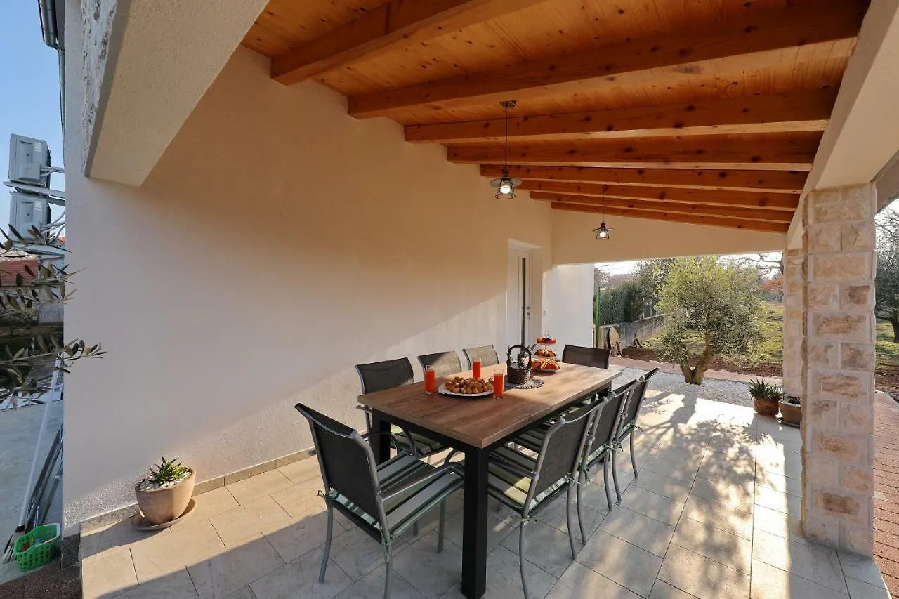 Holiday Home Hrast Debeljak Croatia