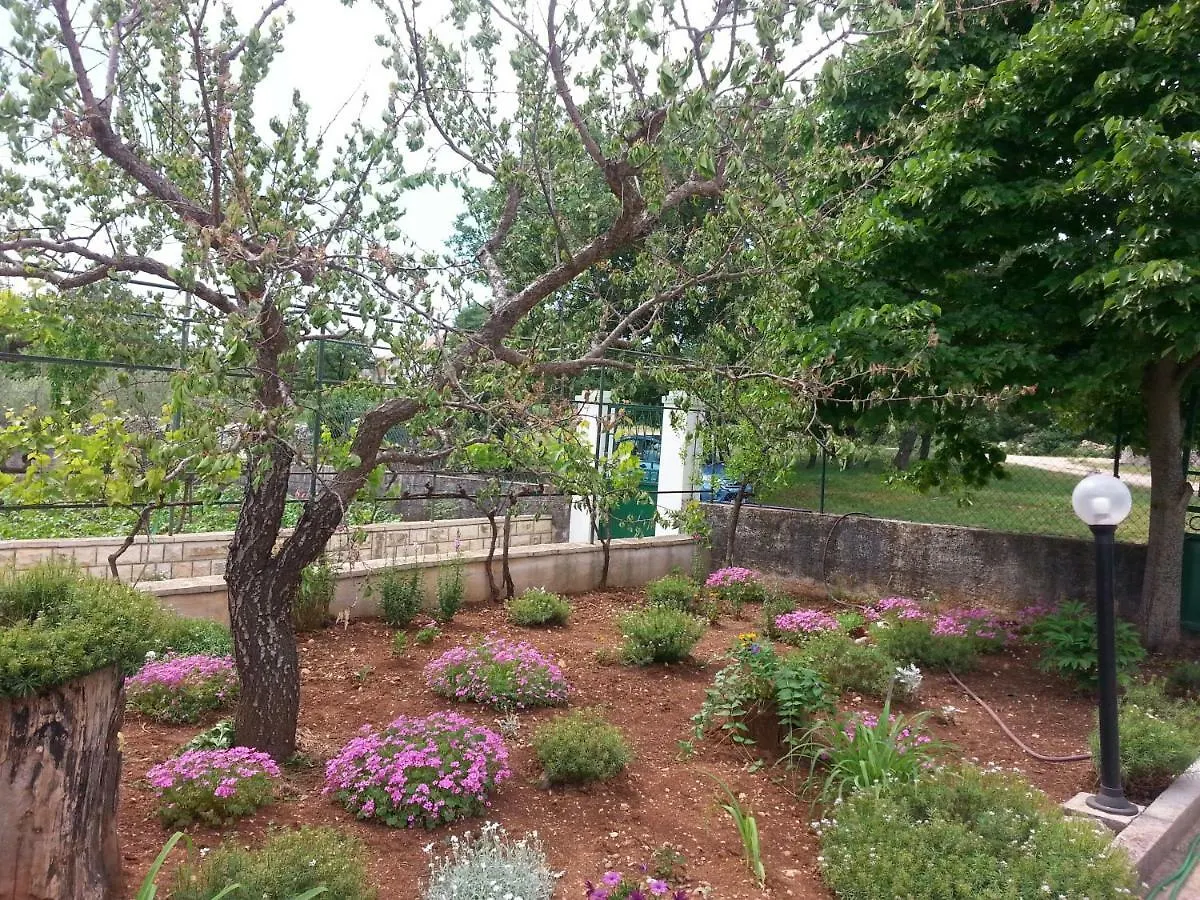 Holiday Home Hrast Debeljak Croatia